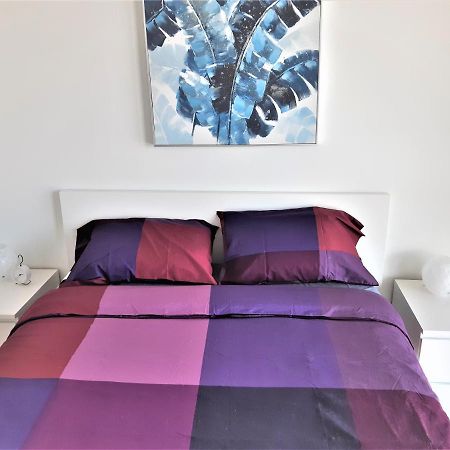 Luxury Skyline Condo In Downtown Free 24/7 Parking 위니펙 외부 사진