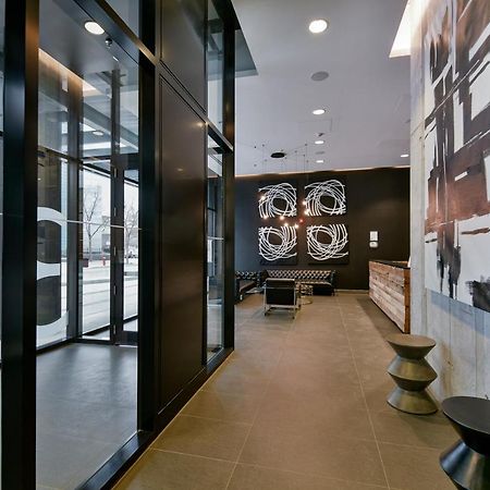 Luxury Skyline Condo In Downtown Free 24/7 Parking 위니펙 외부 사진