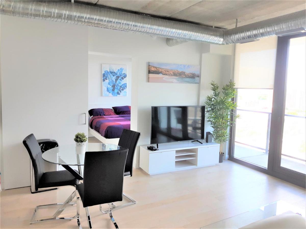 Luxury Skyline Condo In Downtown Free 24/7 Parking 위니펙 외부 사진