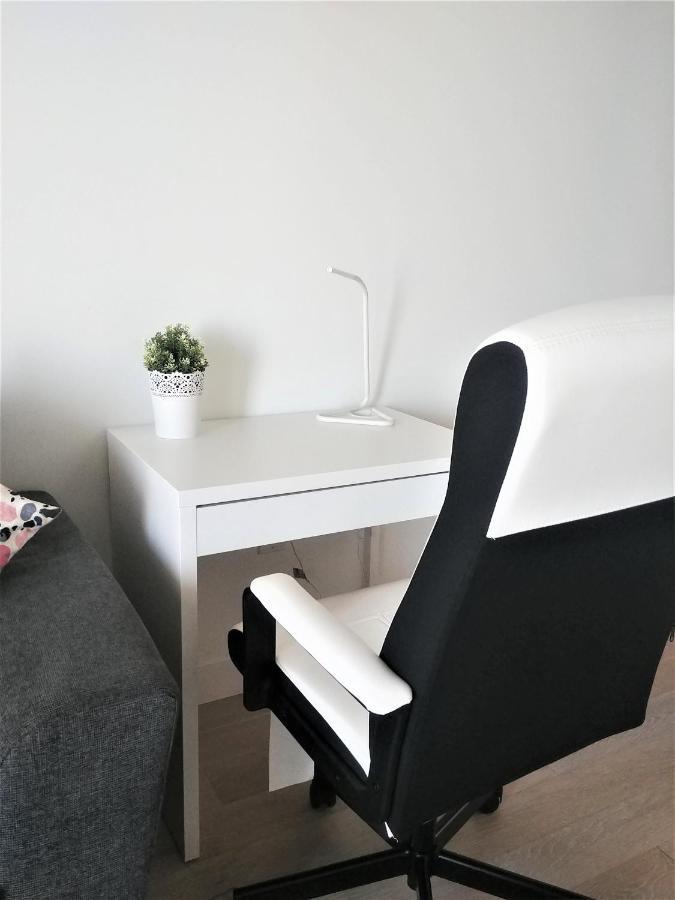 Luxury Skyline Condo In Downtown Free 24/7 Parking 위니펙 외부 사진