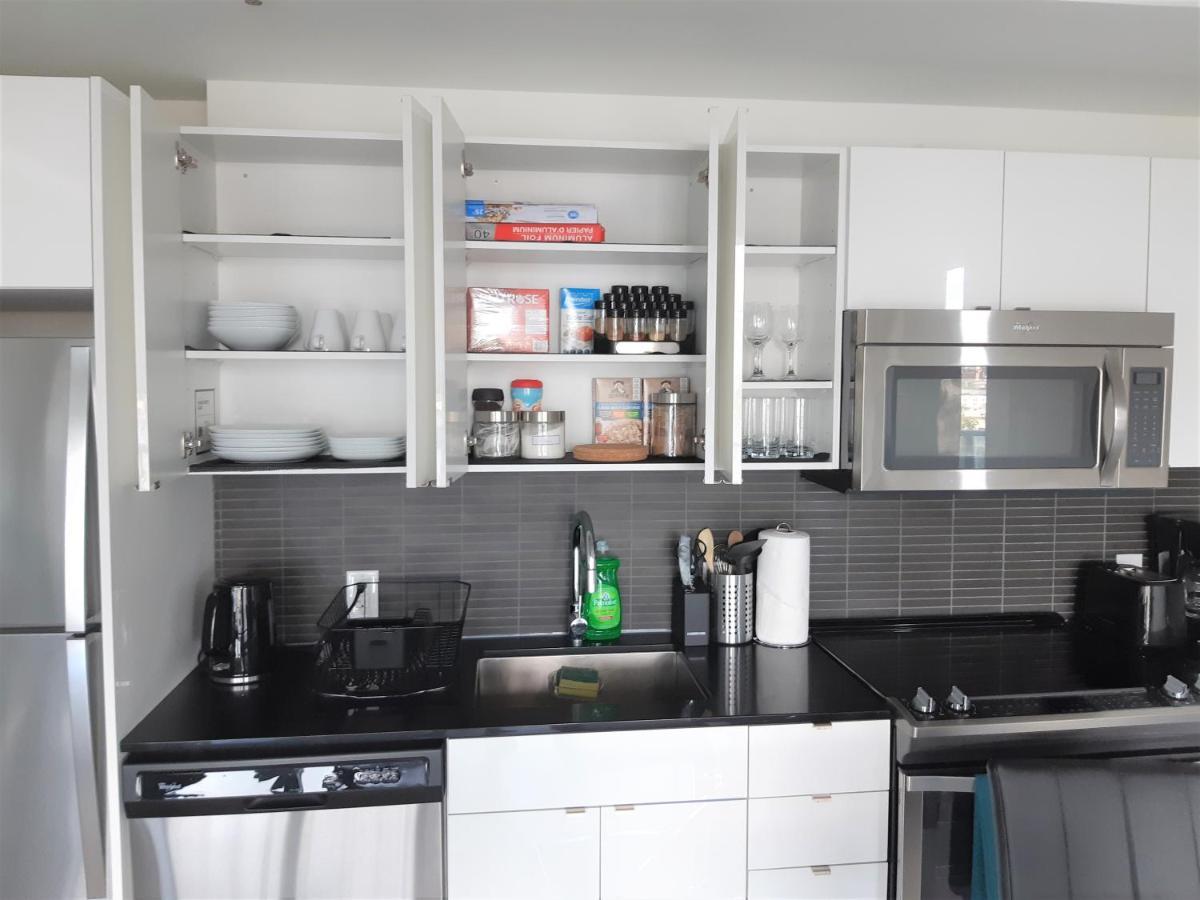 Luxury Skyline Condo In Downtown Free 24/7 Parking 위니펙 외부 사진