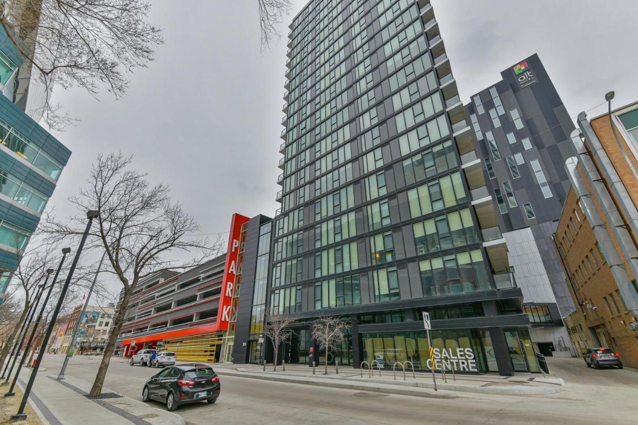 Luxury Skyline Condo In Downtown Free 24/7 Parking 위니펙 외부 사진